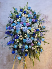 Load image into Gallery viewer, Ligh Blue Dark Blue Standing Spray